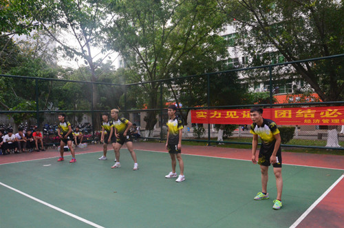 1521448449617240.jpg 严谨的防守(宣传部 文传福、苏向阳摄影)_副本.jpg